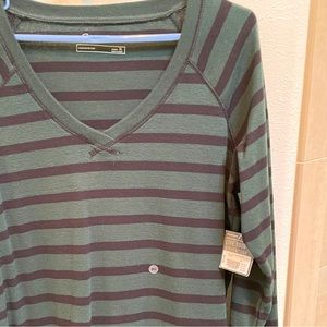 Eddie Bauer Striped V Neck Sweatshirt